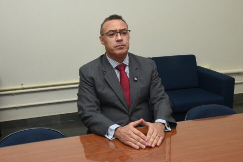“Se ele bateu em uma, bate em outra”, alerta juiz sobre violência doméstica 