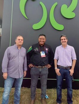 Trio visita a Agrishow