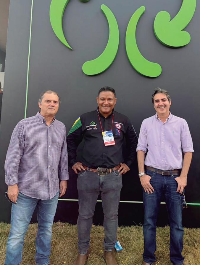 Trio visita a Agrishow