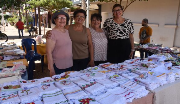 Feira de artesanato oferece presentes para o Dia das Mães 