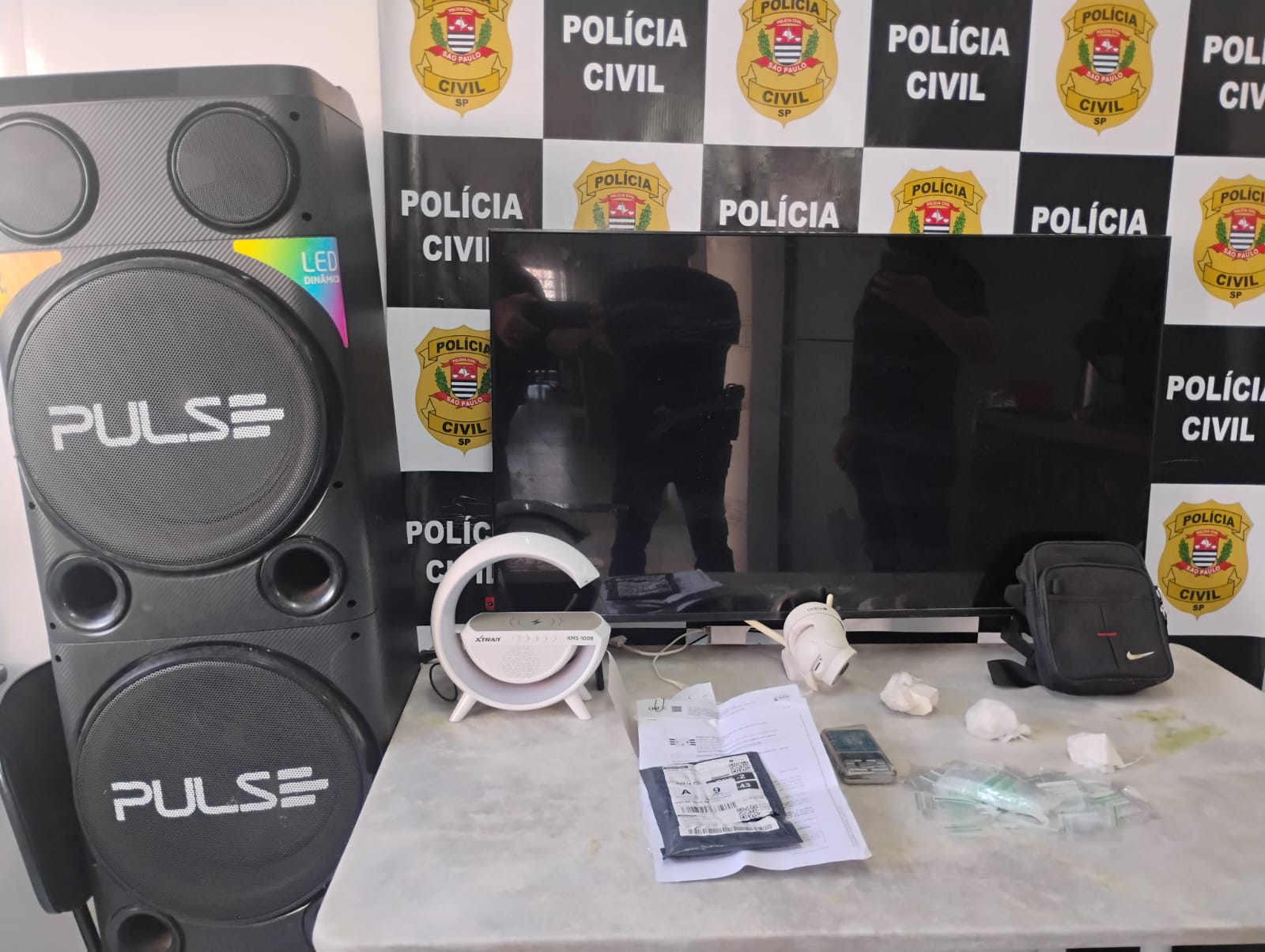 Polícia procura identificar proprietários de objetos apreendidos