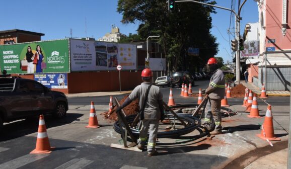 Troca de tubulação chega a região central