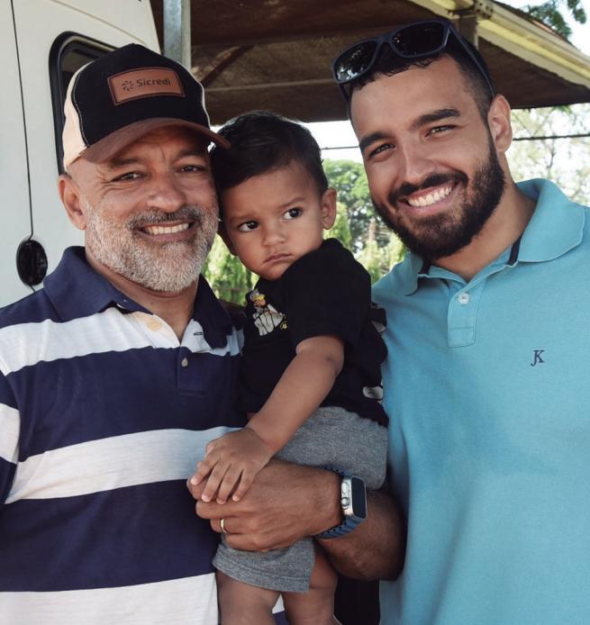 O avô Marcos Mariano, o filho Matheus Felipe Menezes e o neto, Davi Lucca