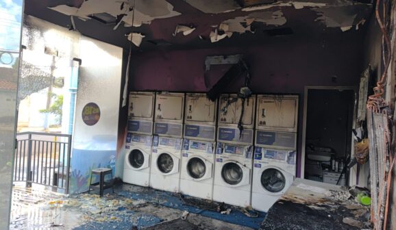 Bombeiros são acionados para combate incêndio em lavanderia (Foto: O Diário de Barretos)