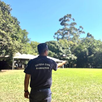 A Defesa Civil de Barretos, por meio do coordenador Ricardo Maia, participa de um curso de capacitação sobre operação de drones na sede do Comando de Aviação da Polícia Militar.