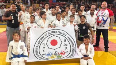 WhatsApp Image 2026-05-11 at 11.44.48 Os judocas de Barretos participaram no final de semana do Campeonato Regional de Judô “Sensei Mazinho”, em Fernandópolis.