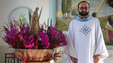 Procissão e missa marcam Dia de Nossa Senhora de Fátima