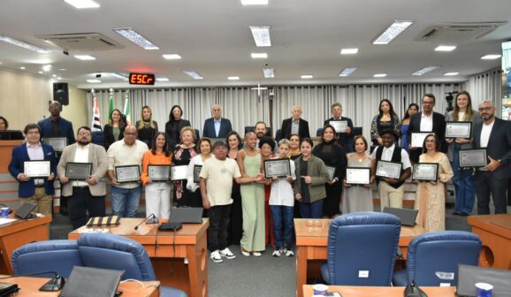 Incentivadores da cultura recebem diploma na Câmara