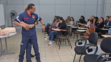 Profissionais da Educação participam de treinamento