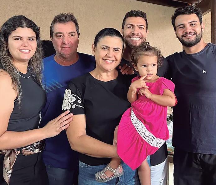 Manjuba comemorou idade nova ao lado da esposa