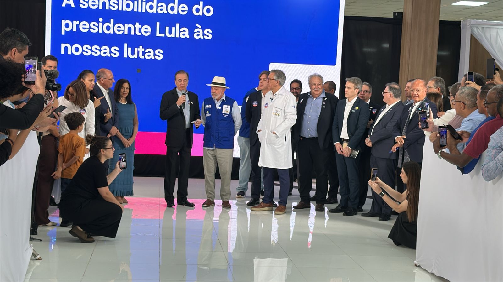 Presidente Lula faz lançamento de pedra fudamental do Centro de Robótica do Brasil