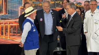 Odair pede a Lula “nova Santa Casa” e distrito da saúde