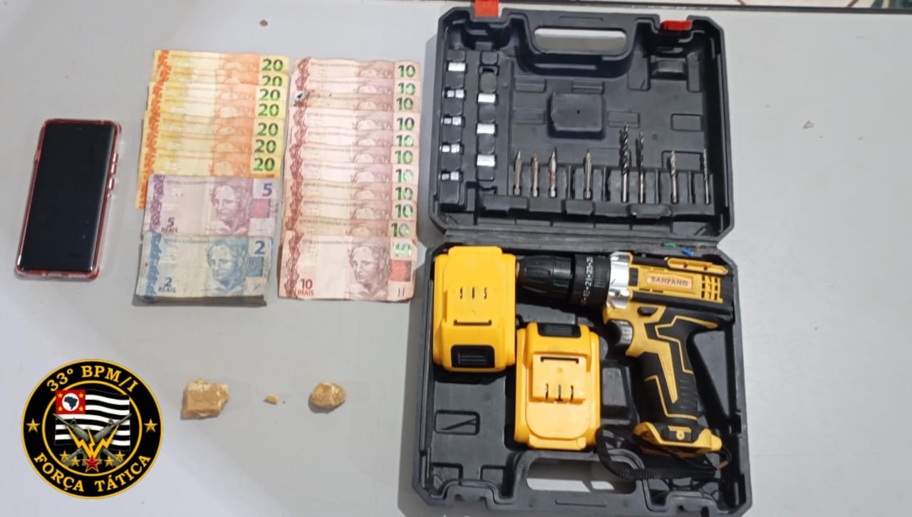 Polícia Militar prende autor de furto e mulher por tráfico