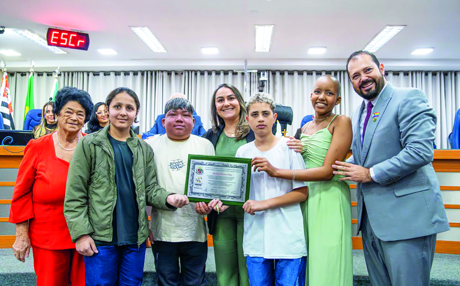 HA recebe o Diploma Adonias Garcia