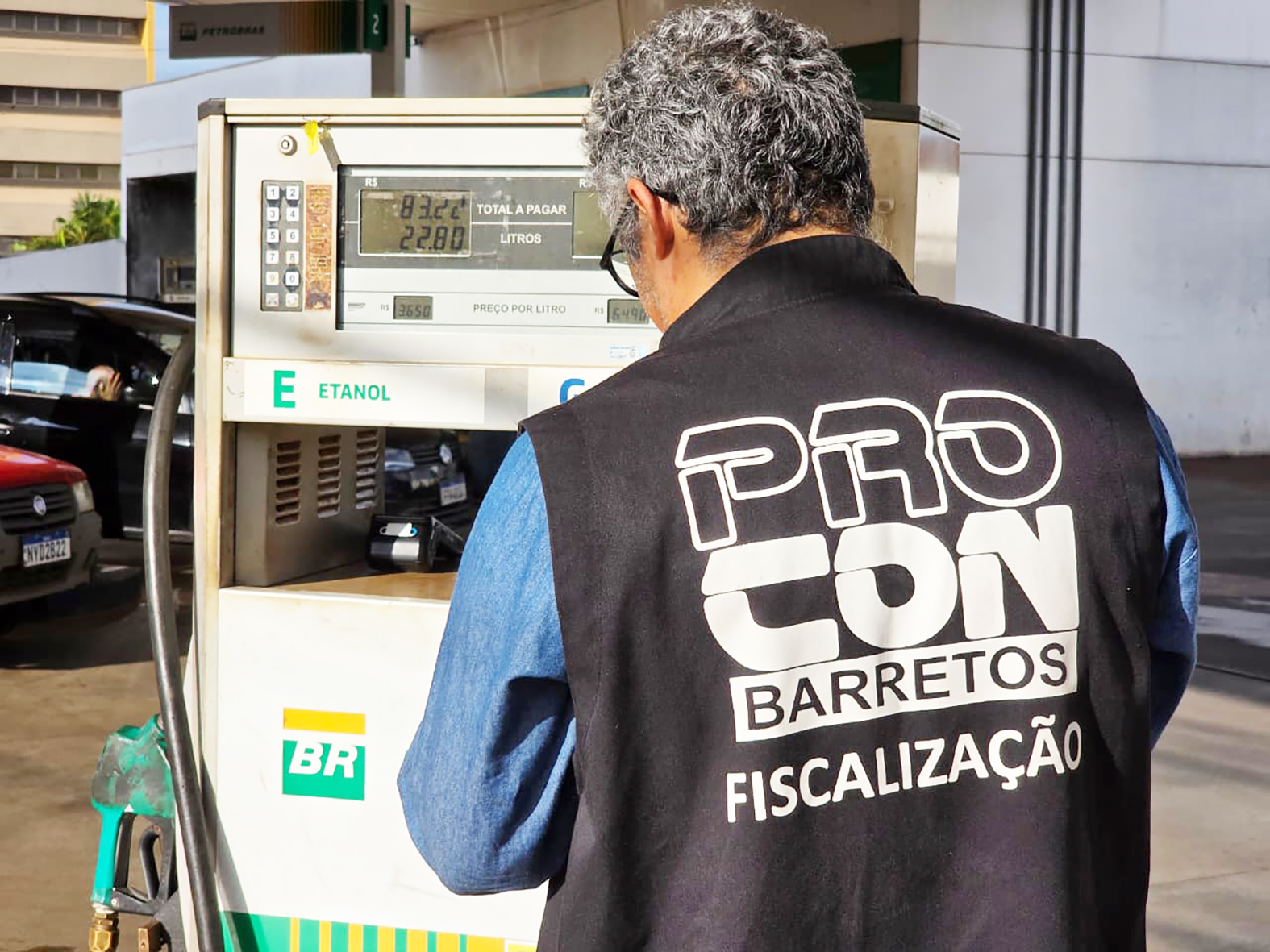 Pesquisa aponta queda nos preços médios dos combustíveis