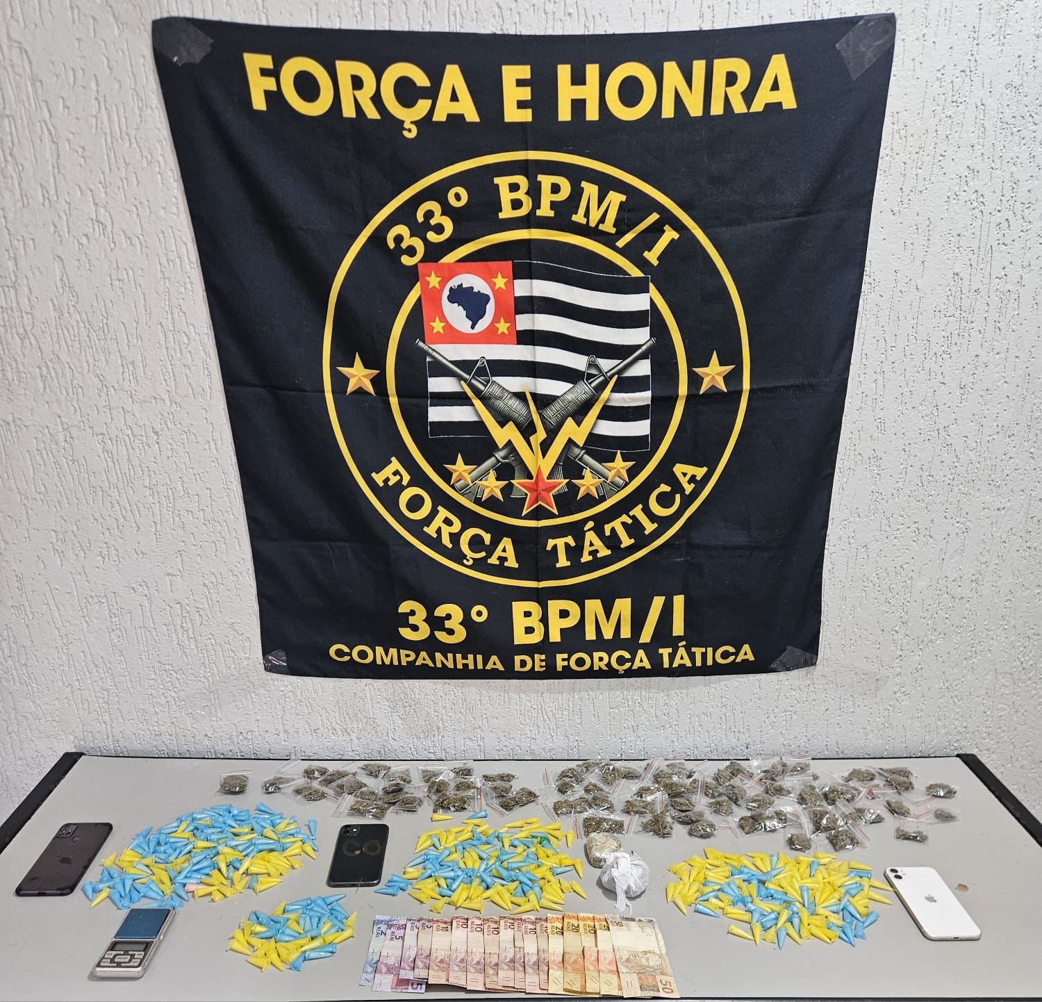 Polícia Militar detém três durante ação de combate ao tráfico no Luís Spina