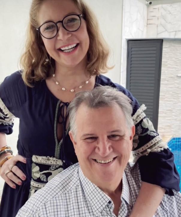 Renata Figueiredo ganha o carinho do amado Beto Bampa