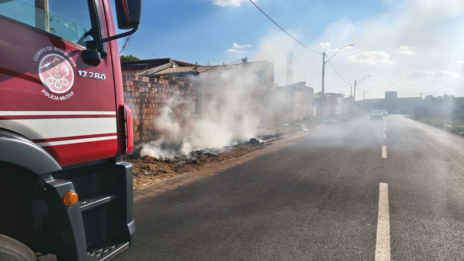 Bombeiros são acionados em dois casos de incêndios