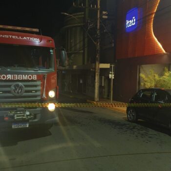 Bombeiros são acionados para incêndio em rede elétrica (Foto: O Diário de Barretos)