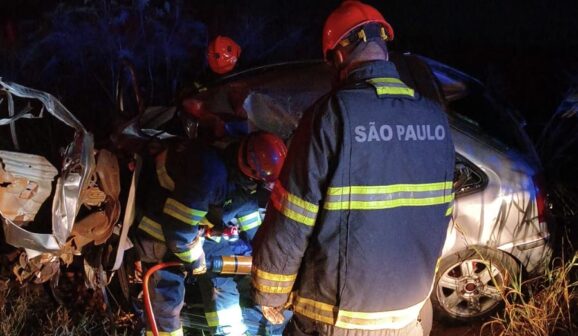 Colisão frontal envolvendo carro e caminhão mata condutor na Faria Lima (Foto: O Diário de Barretos)