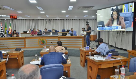 A Câmara de Barretos realizou, na segunda-feira (4), sua 13ª sessão ordinária deste ano, na qual foram discutidas e votadas nove matérias da pauta e 78 requerimentos.