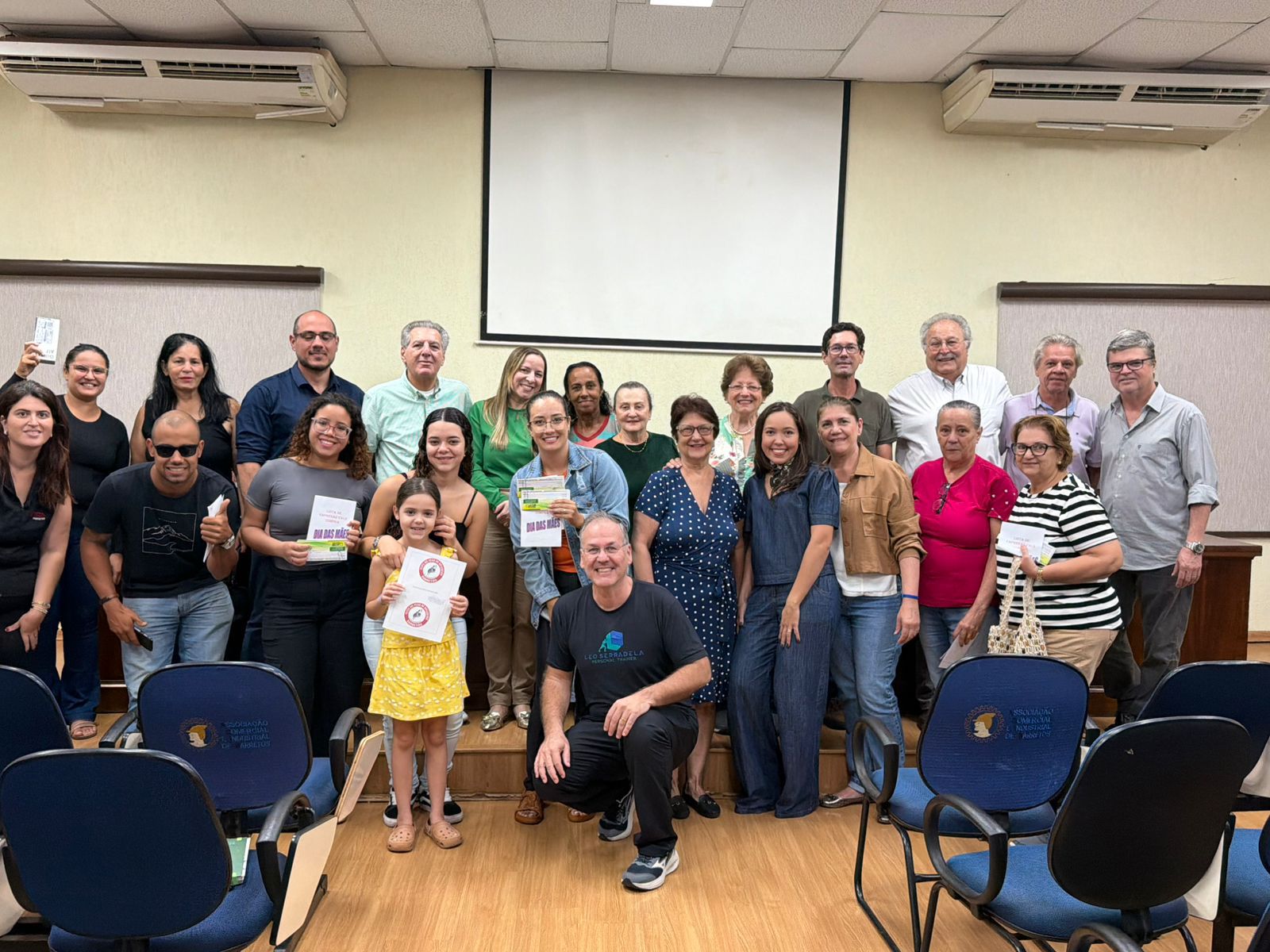 ACIB e Sincomercio entregam prêmios da campanha do Dia das Mães