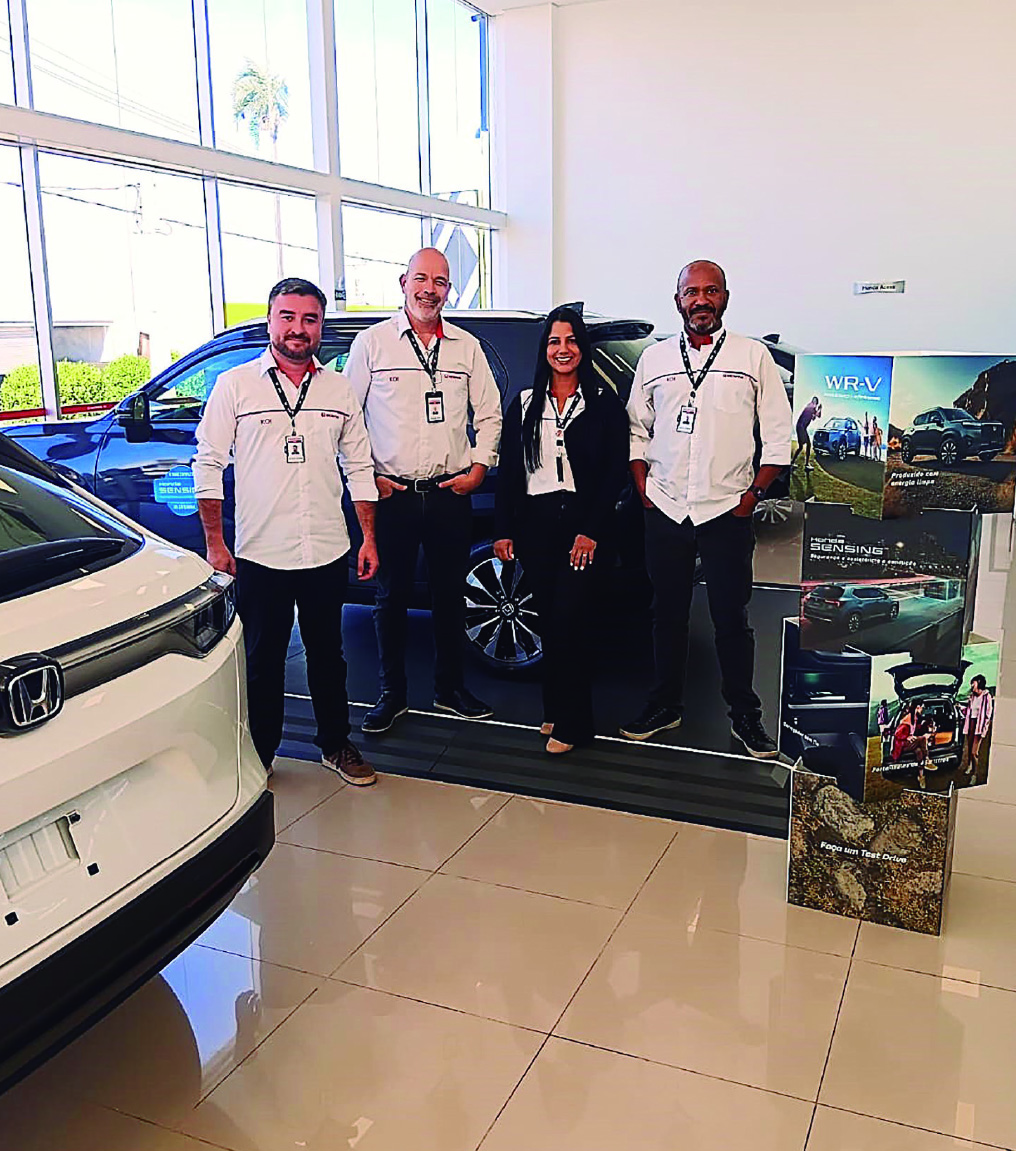 Equipe de vendas da Koi Honda