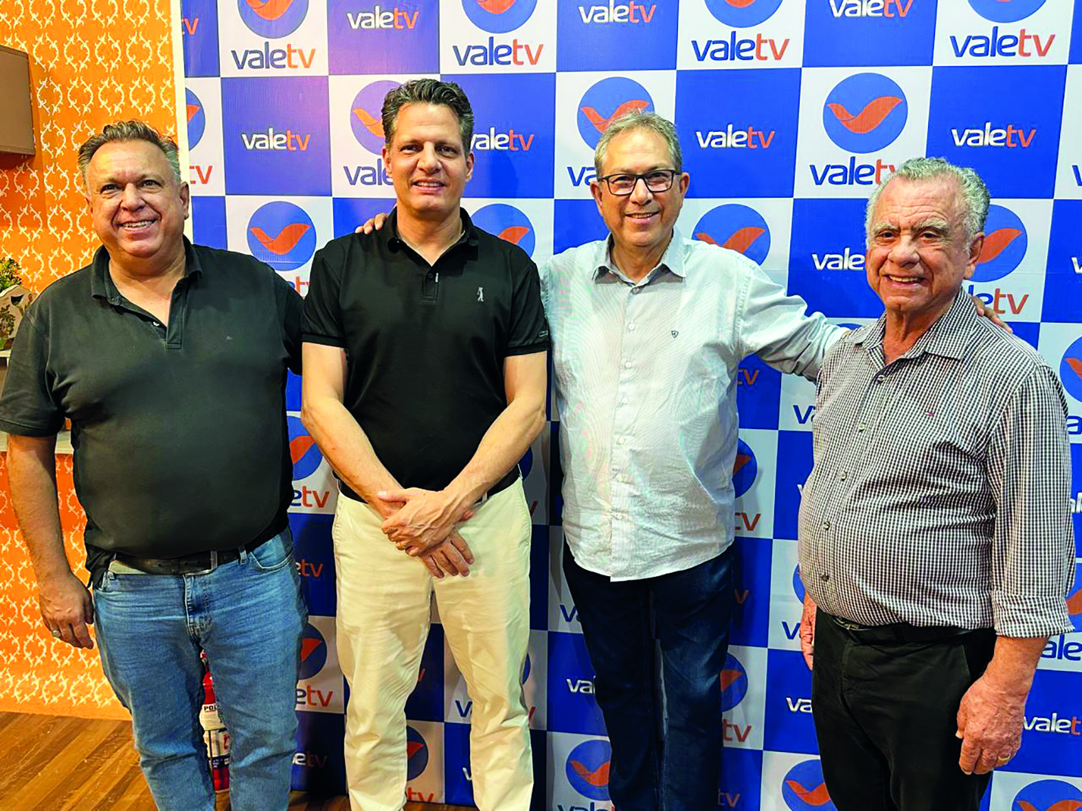 Ex-secretário aceita convite para colaborar em retomada de TV