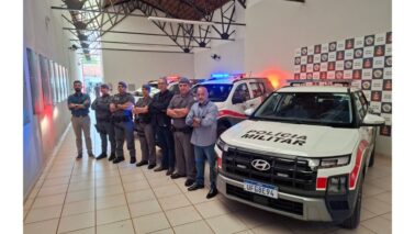 viaturas A cidade de Barretos foi contemplada com três novas viaturas destinadas pelo Governo de São Paulo. O prefeito Odair Silva e o chefe de Gabinete, Jhonatha Silva, participaram da entrega oficial dos novos veículos, que passam a integrar o patrulhamento do município.