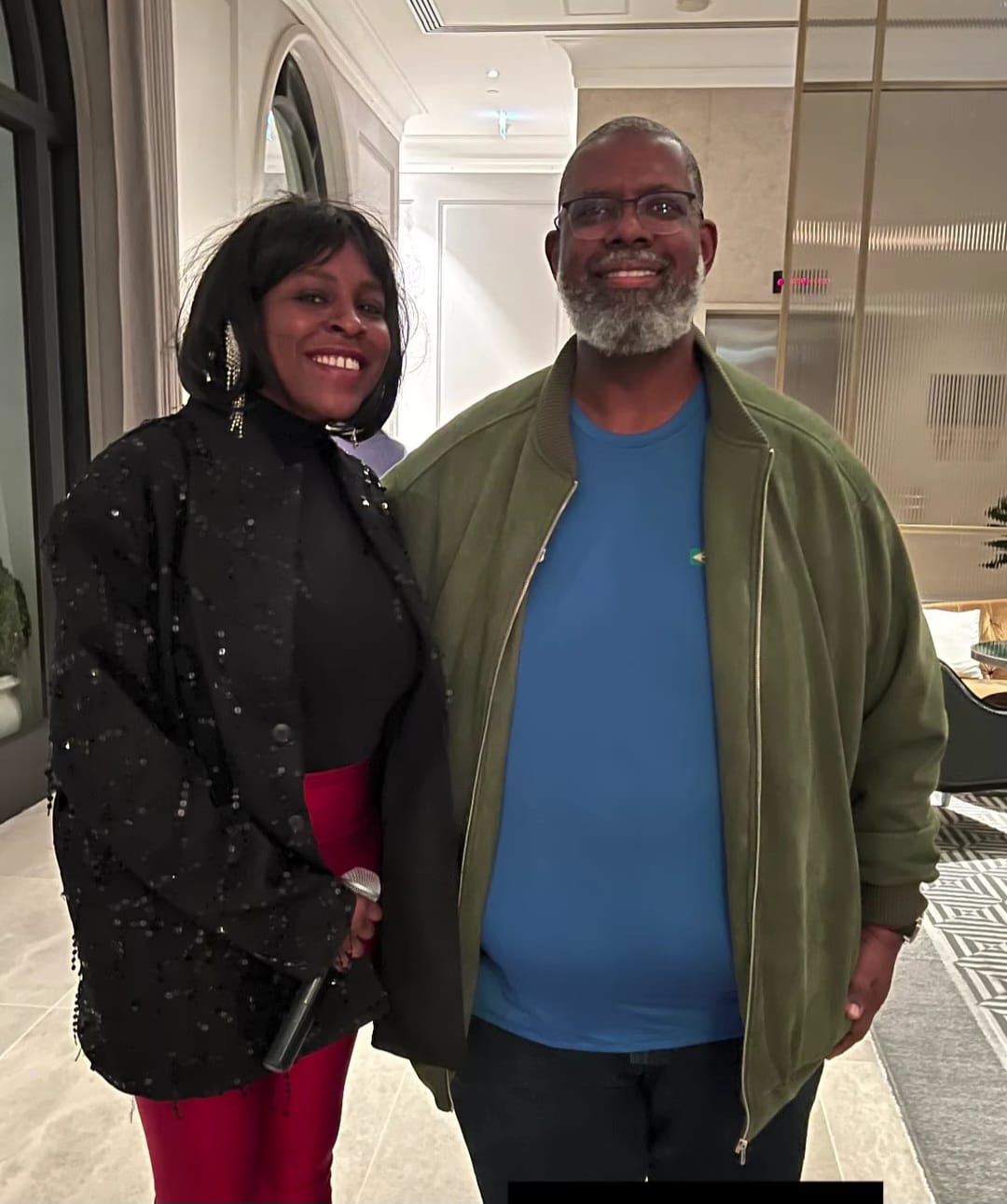 Heloisa Lucas com o sambista Péricles