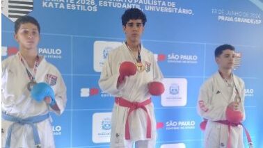 Karatê O atleta Enzo Andrade Papel sagrou-se campeão no final de semana. Em competição realizada na Praia Grande, o lutador, que é de Bebedouro, mas treina em Barretos no projeto Associação Impacto de Karatê