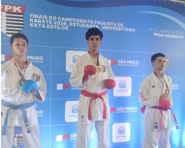O atleta Enzo Andrade Papel sagrou-se campeão no final de semana. Em competição realizada na Praia Grande, o lutador, que é de Bebedouro, mas treina em Barretos no projeto Associação Impacto de Karatê