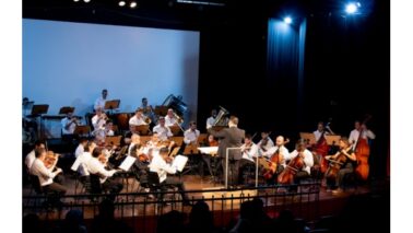 A Prefeitura da Estância Turística de Barretos, por meio da Secretaria Municipal de Cultura e Economia Criativa, convida toda a população para prestigiar o concerto “Pratas da Casa”