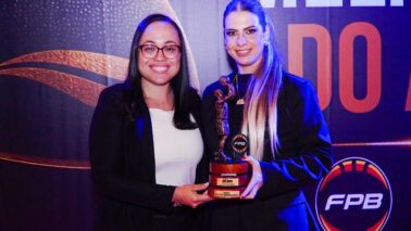 Thais Soares da APAB e a técnica Cynthia Alves