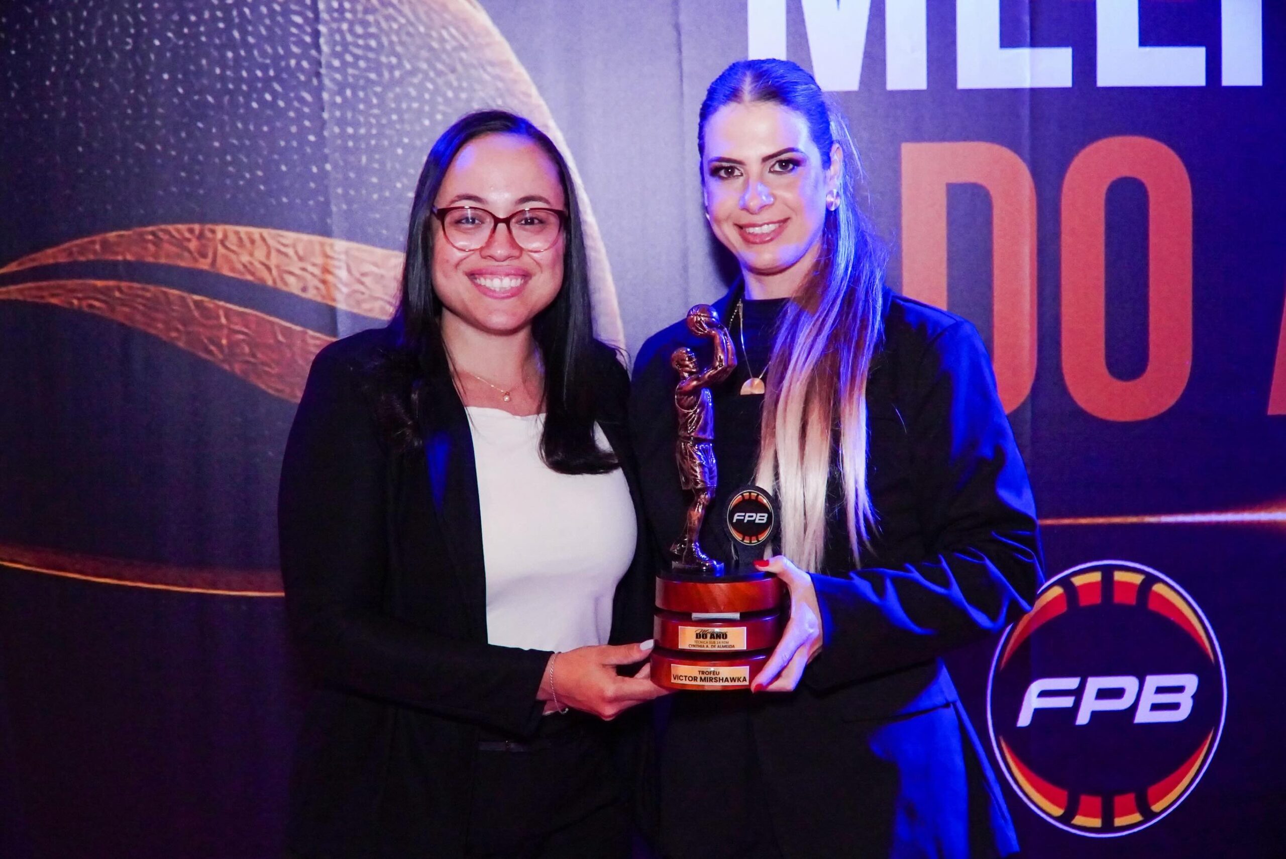 Thais Soares da APAB e a técnica Cynthia Alves