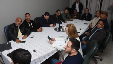 Uma reunião realizada na Câmara Municipal, com a presença CPFL (Companhia Paulista de Força e Luz), vereadores e assessores, foi apresentado pela empresa concessionária uma balanço das ações de combate de irregularidades de fios nos postes da cidade de Barretos.