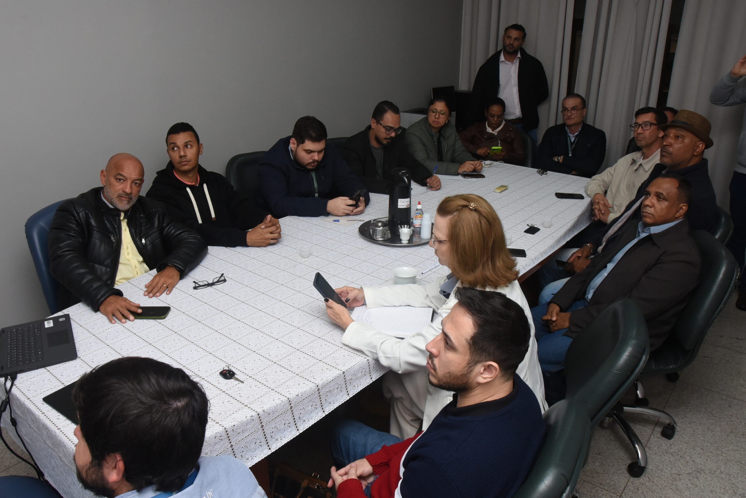 CPFL retira 4,2 toneladas de cabos de internet inativos nos postes da cidade