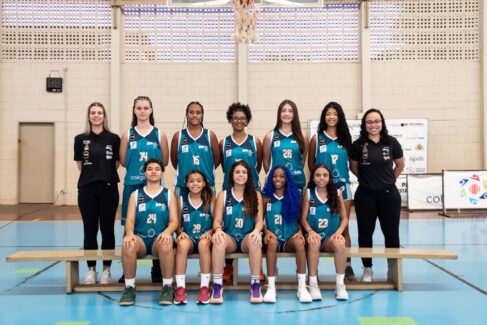 A equipe feminina da APAB Barretos/Unifeb joga nesta sexta-feira (5), às 10h, pelo Campeonato Paulista Sub-14, contra o Sesi Araraquara, no Cemep América.