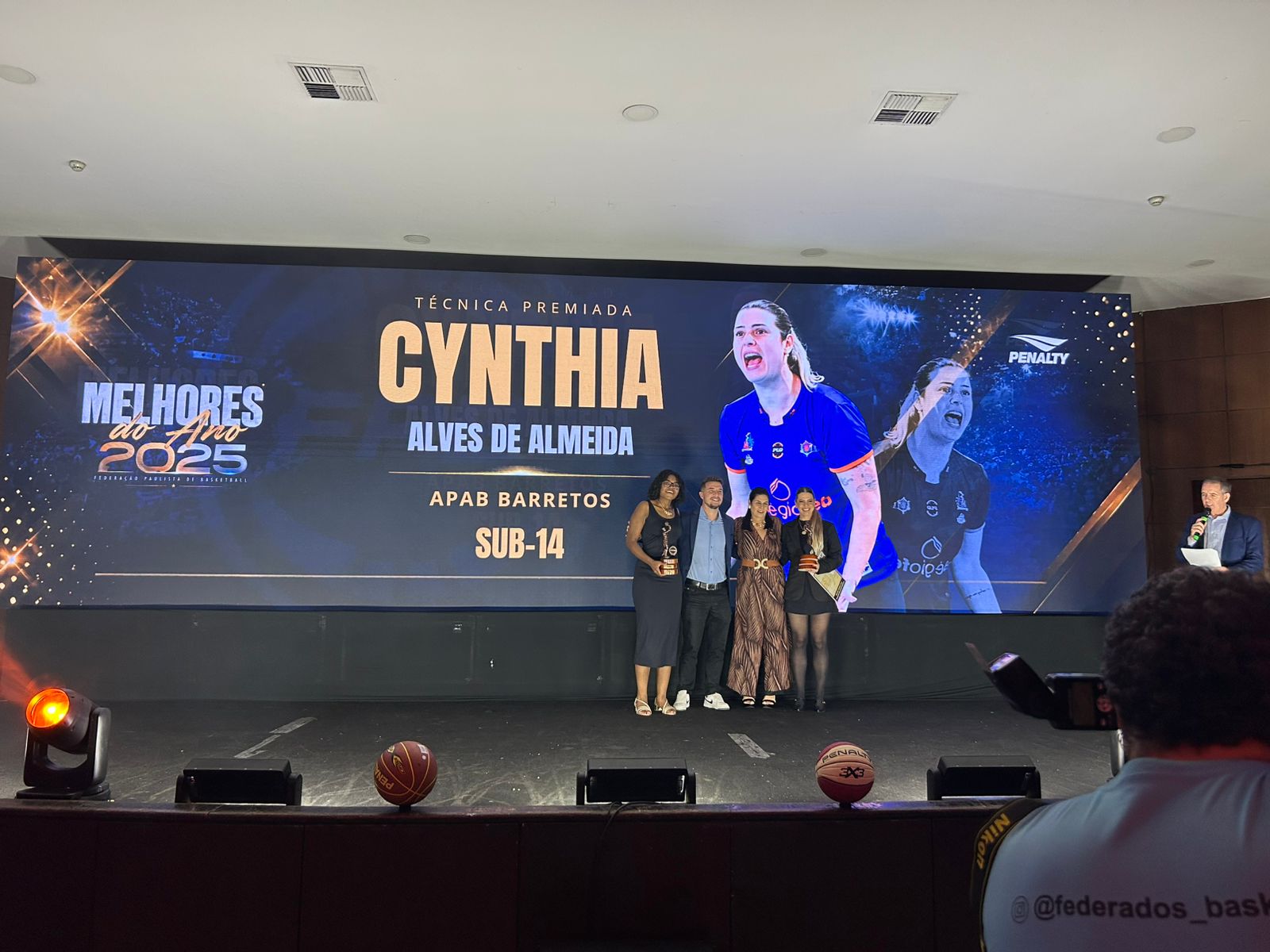 Basquete: Cynthia Almeida recebe prêmio de melhor técnica na FPB
