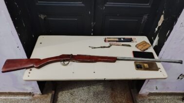 GCM apreende arma de fogo durante atendimento de ocorrência de ameaça (Foto: O Diário de Barretos) GCM apreende arma de fogo durante atendimento de ocorrência de ameaça (Foto: O Diário de Barretos)