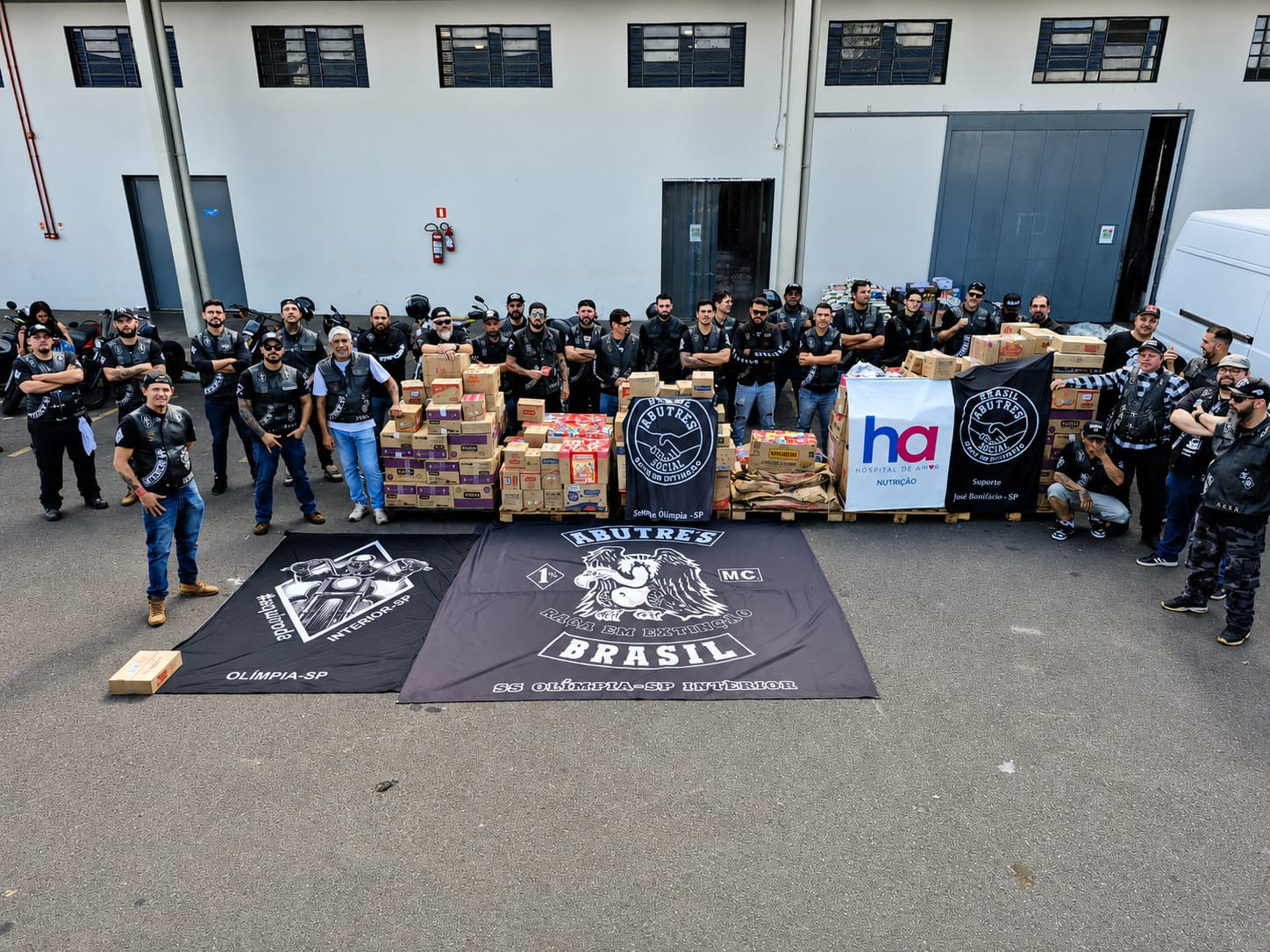 Moto Clube faz doação de 2,5 toneladas de gelatina para hospital