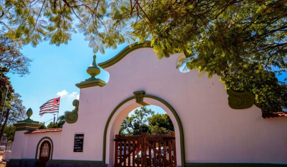 O recinto Paulo de Lima Correa recebe neste sábado (4), mais uma edição do evento Tradição e Cultura com a presença de Companhias de Reis de Barretos e artesãos da cidade.