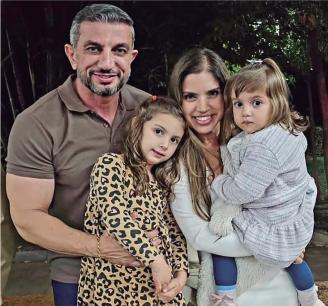 Michel Doummar ao lado da família