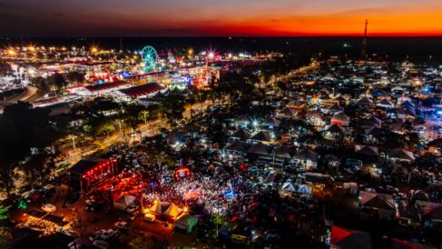 Com os ingressos Parque/Rodeio/Show esgotados para a sexta-feira, dia 28 de agosto, da 71ª Festa do Peão de Barretos, a organização iniciou nesta terça-feira (9) a venda do Ingresso Parque.