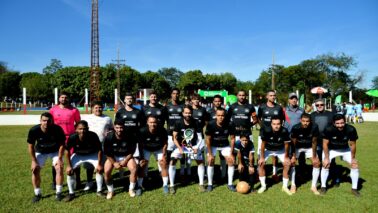 WhatsApp Image 2026-06-10 at 18.18.23 A equipe da Fazenda Santa Tereza conquistou o título do Campeonato Livre de Futebol de Campo após vencer a equipe da WD Contabilidade na decisão realizada no último domingo (7), na sede de campo do Rio das Pedras Country Club.