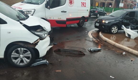 SAMU socorre vítima de acidente de trânsito em Barretos (Foto: O Diário de Barretos)