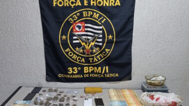 Polícia Militar prende três durante ação de combate ao tráfico (Foto: O Diário de Barretos) Polícia Militar prende três durante ação de combate ao tráfico (Foto: O Diário de Barretos)