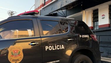 Polícia Civil cumpre mandados de busca em investigação que apura extorsão (Foto: O Diário de Barretos) Polícia Civil cumpre mandados de busca em investigação que apura extorsão (Foto: O Diário de Barretos)