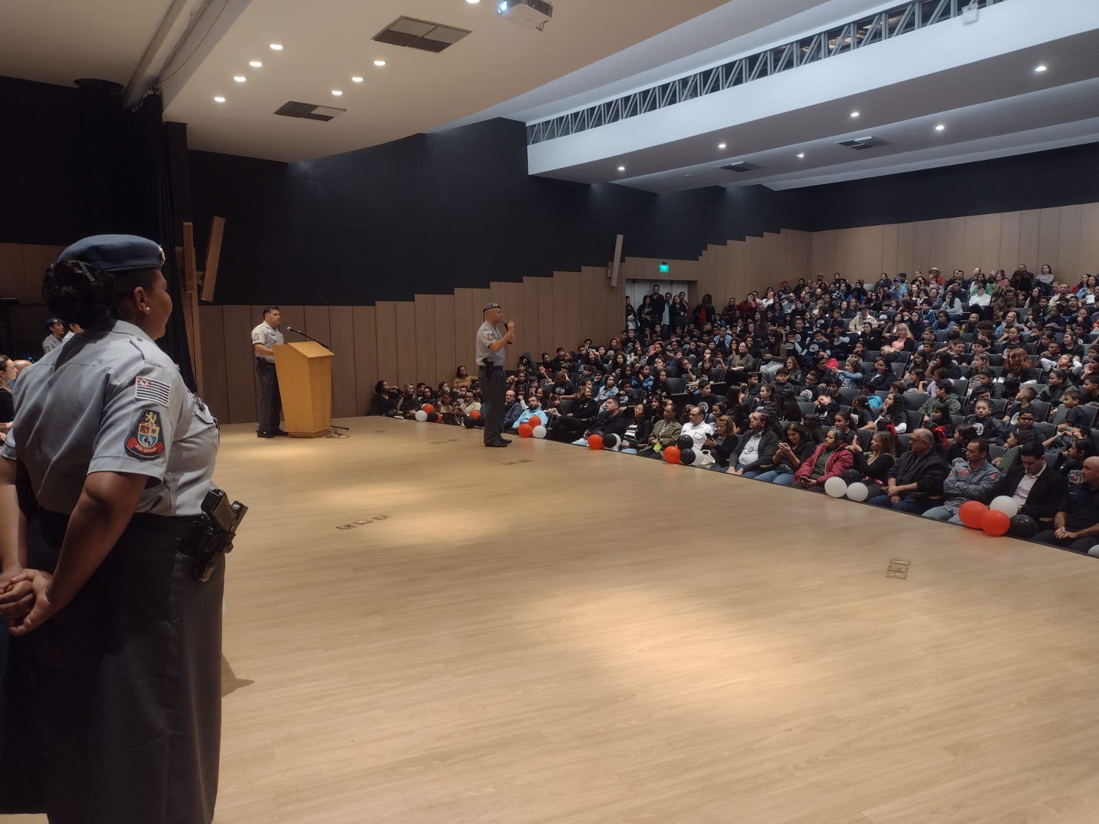 Polícia Militar realiza solenidade e formatura de 347 alunos do PROERD