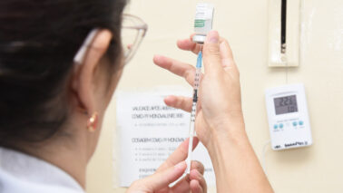 Vacinação contra a gripe será realizada em três UBSs neste sábado